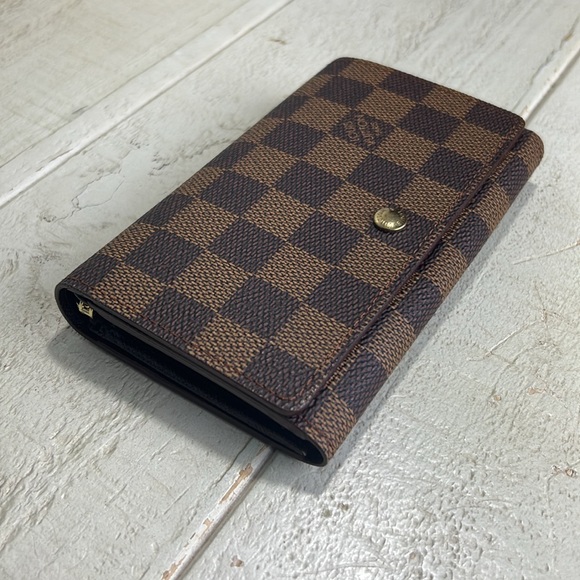 Louis Vuitton Damier Porte Monnaie Bifold Wallet - Picture 2 of 16